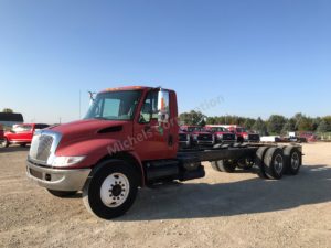 2002 International 4400 T/A Cab & Chassis