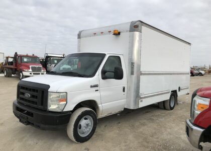 2010 Ford E350 Cube Truck